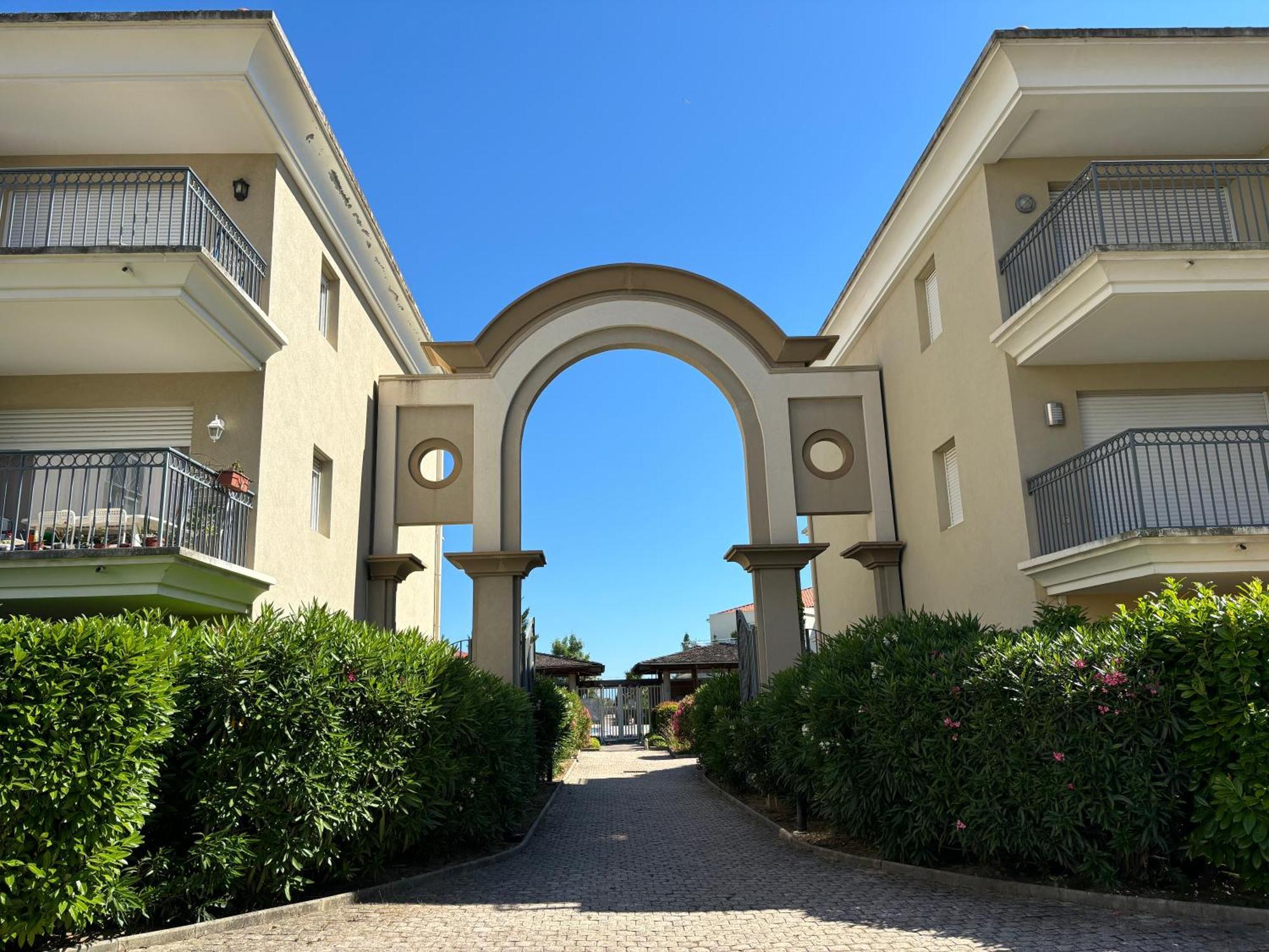 Beachside Apartment With Pool & Garden In Juan Les Pins Antibes Exteriér fotografie