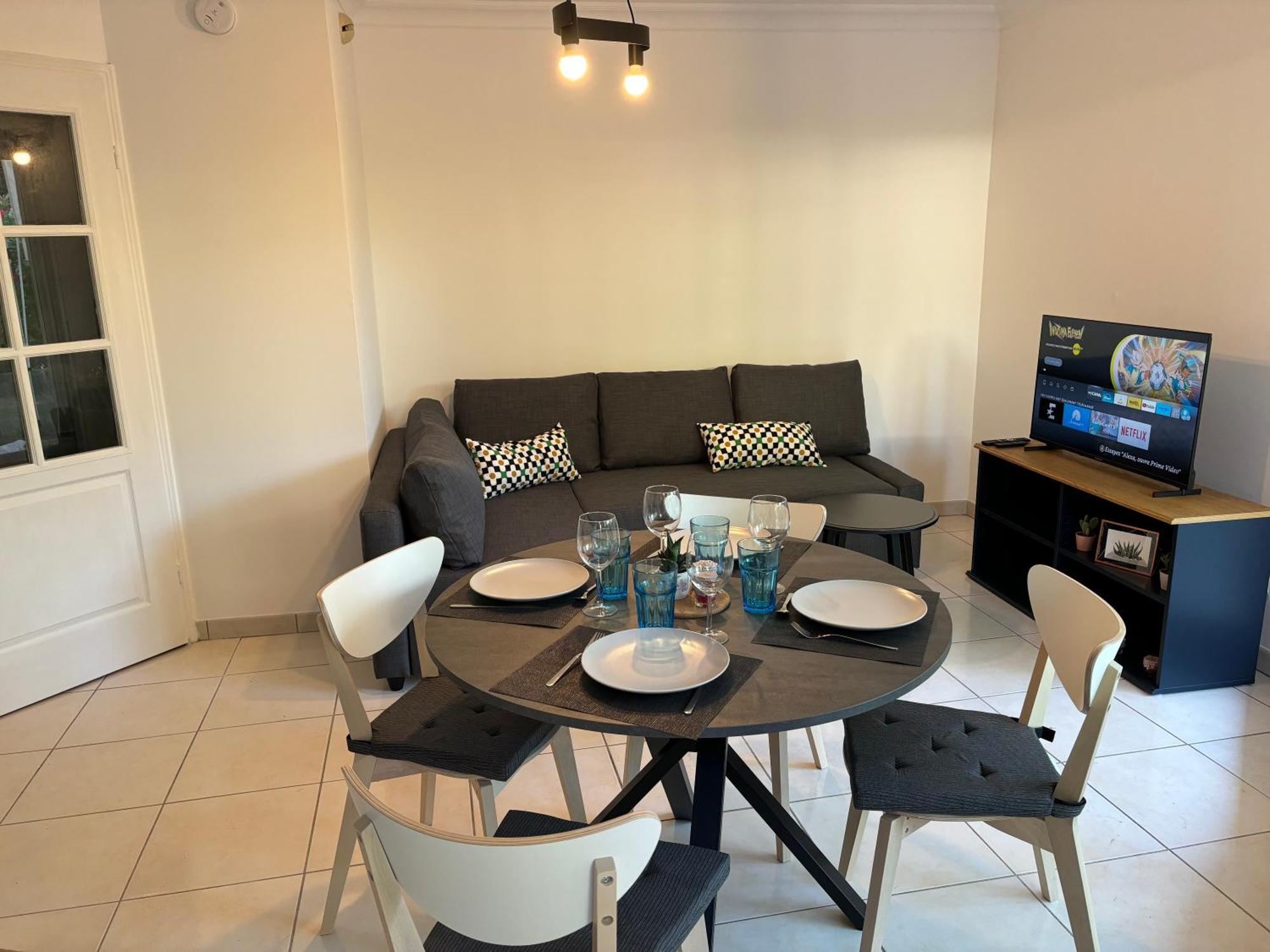 Beachside Apartment With Pool & Garden In Juan Les Pins Antibes Exteriér fotografie