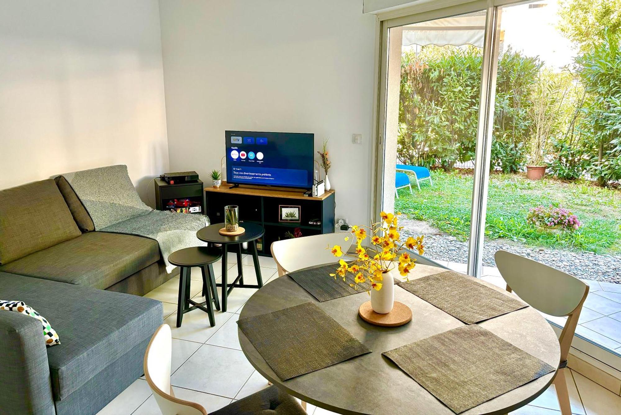 Beachside Apartment With Pool & Garden In Juan Les Pins Antibes Exteriér fotografie