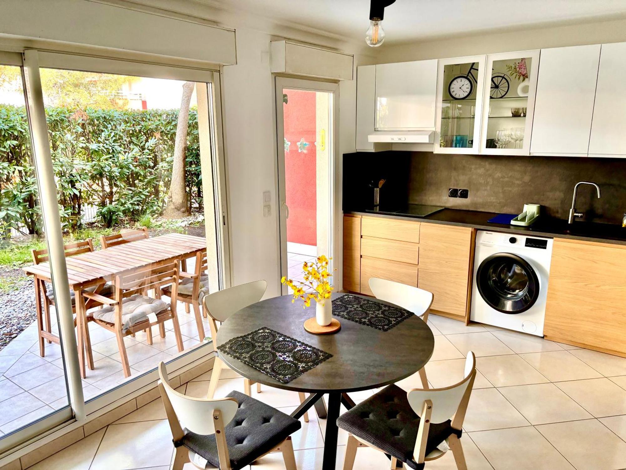 Beachside Apartment With Pool & Garden In Juan Les Pins Antibes Exteriér fotografie